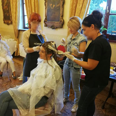 Szkolenie fryzjerskie w salonie fryzjerskim Inspiracja we Włocławku