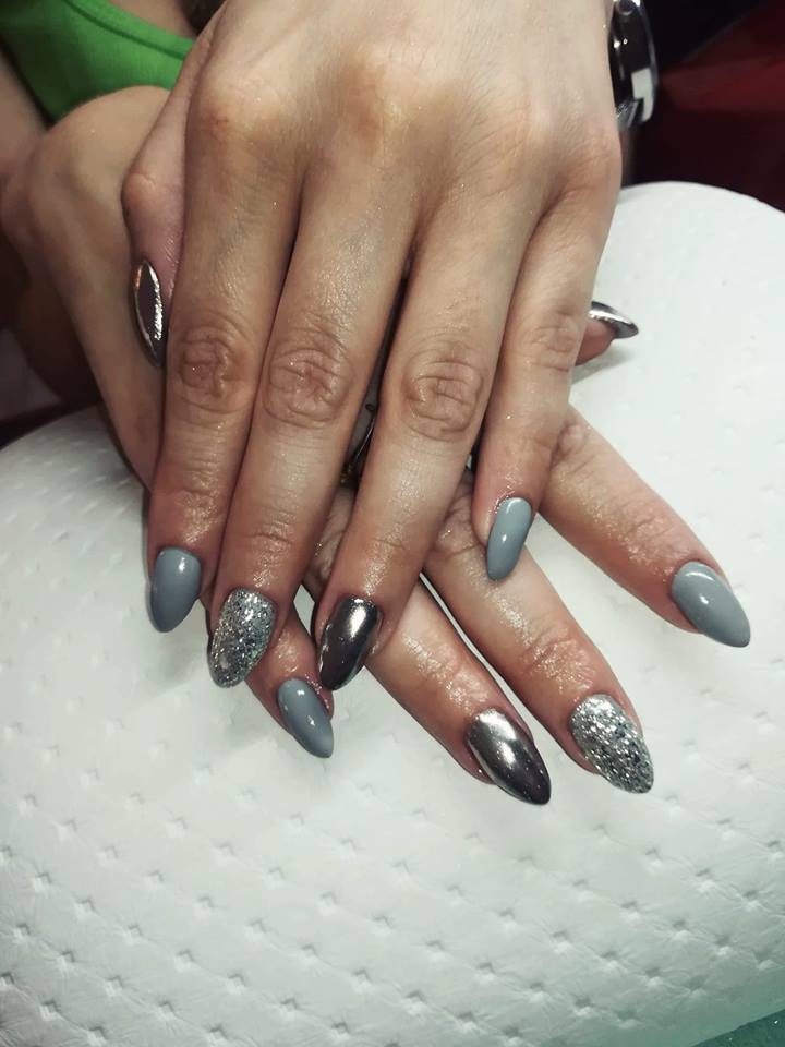 Manicure w studiu fryzur Inspiracja Włocławek